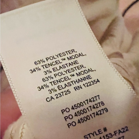 The Group Babaton by Aritzia, v-neck Traverse
Longsleeve top, Size 2, EUC - Picture 10 of 16